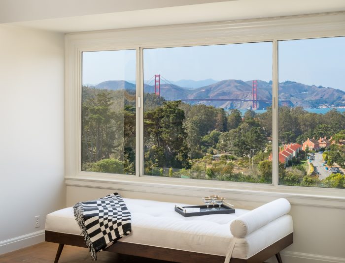 Sitting area with a view of the Golden Gate Bridge